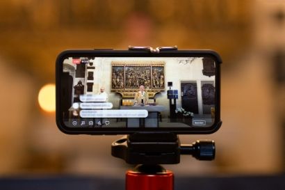 Erszbischof tröstet