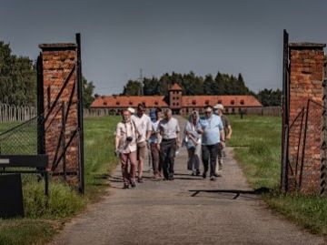 Erzbischof Ludwig Schick in Auschwitz